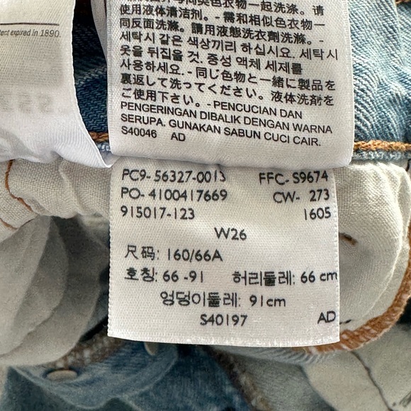 Levi’s Denim Shorts - Picture 4 of 4